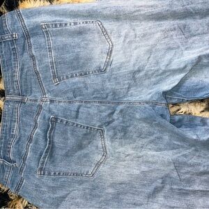 Forever 21 Women's Light Blue Straight Leg Jeans